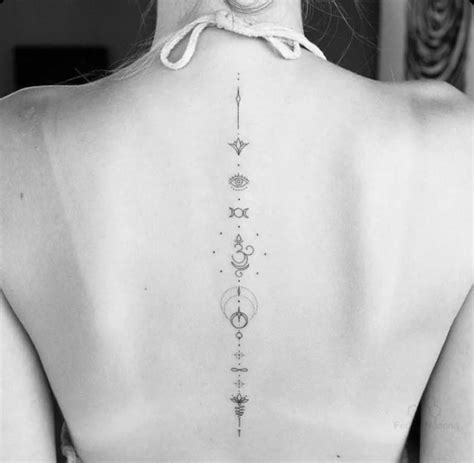 tatouage femme colonne vertébrale|Tatouage colonne vertébrale femme : 30 des plus。